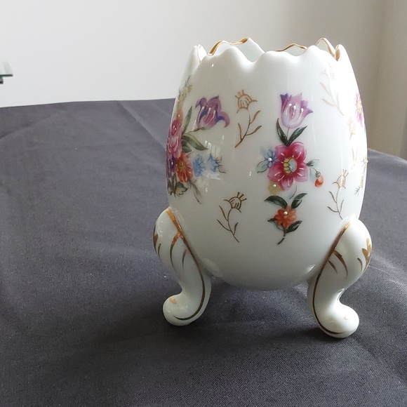 Vase - Picture 3 of 5